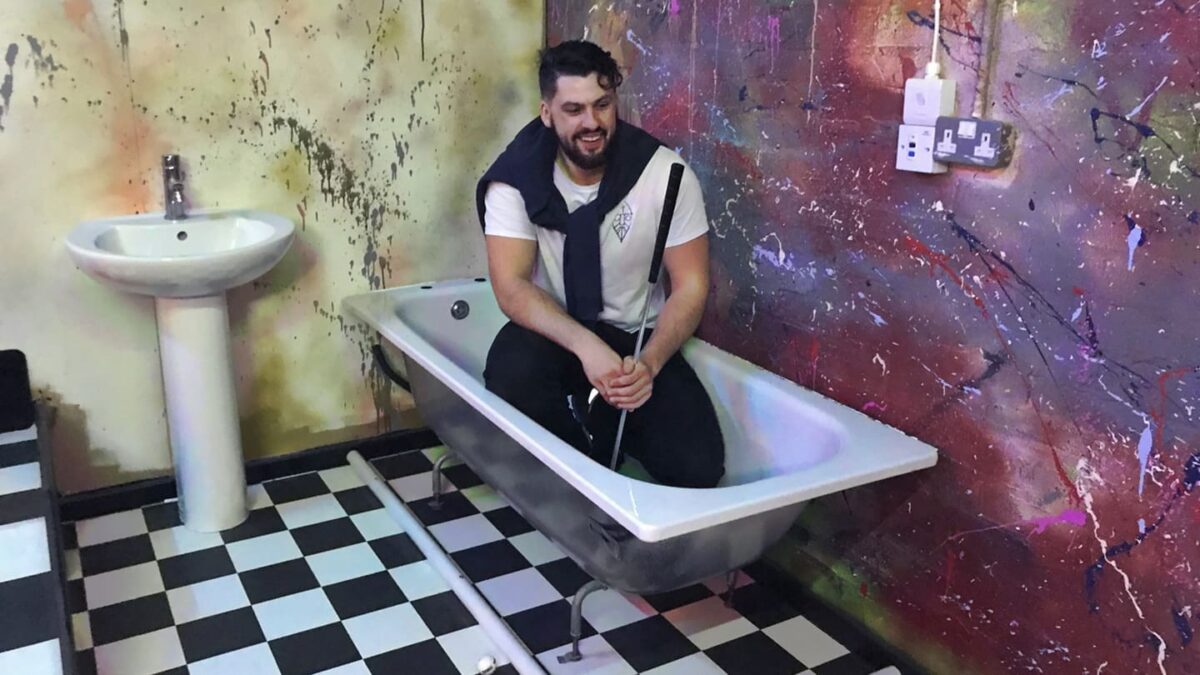 Joe B in the bath