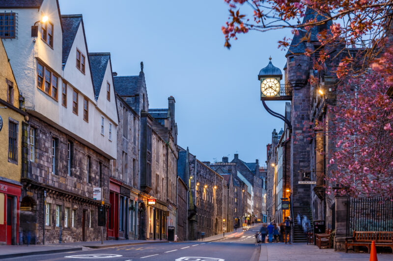 Royal mile and old center of Edinburgh